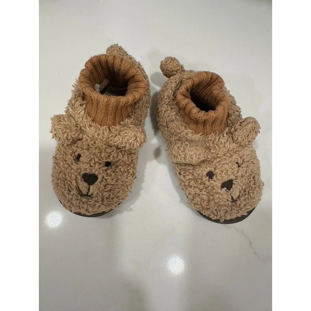 Baby Gap Cozy Bear slippers-Unisex size Medium 7/8